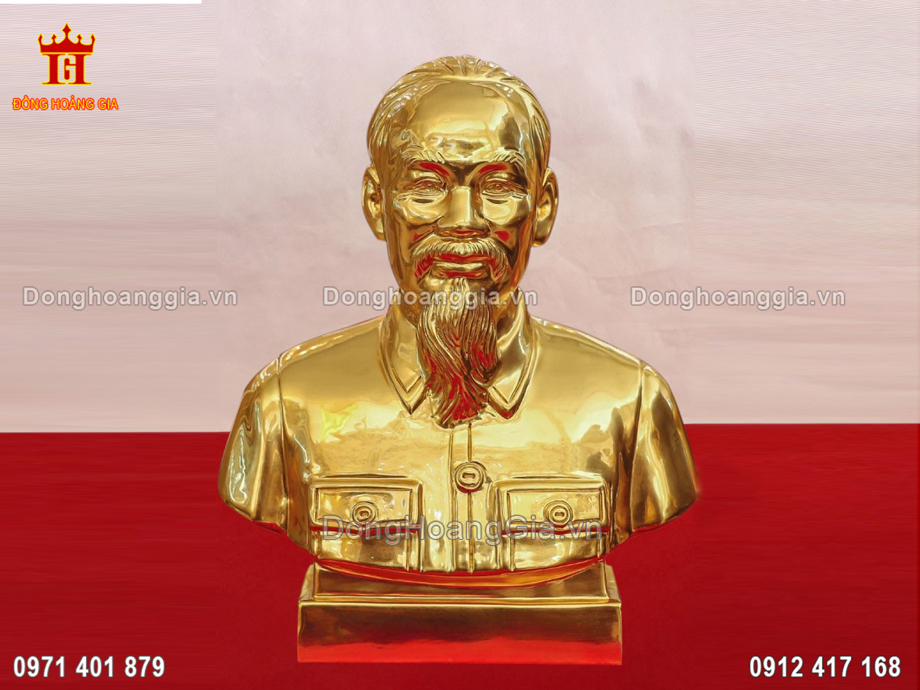 Pho tượng Bác Hồ bán thân bằng đồng mạ vàng 24K là dòng sản phẩm cao cấp tại Haonfg Gia
